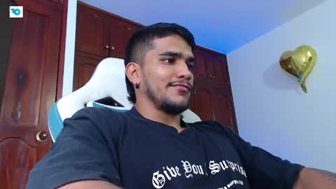 camilo_contre21 online show from 05-20-26, 08:37