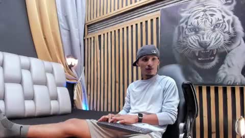 Camilo  online show from 07-18-26, 07:28