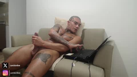 Snapshot of camiloinlive chatting on 10-06-25, 11:57 camiloinlive online show from 10-06-25, 11:57