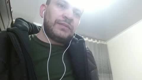 Snapshot of camiloking17 chatting on 01-19-25, 06:10 camilo online show from 01-19-25, 06:10