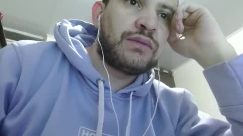 Snapshot of camiloking17 chatting on 02-03-25, 01:41 camilo online show from 02-03-25, 01:41