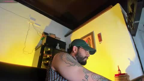 Snapshot of camilomayer chatting on 12-15-25, 03:38 Camilo online show from 12-15-25, 03:38