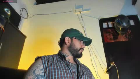 Snapshot of camilomayer chatting on 12-18-25, 02:12 Camilo online show from 12-18-25, 02:12