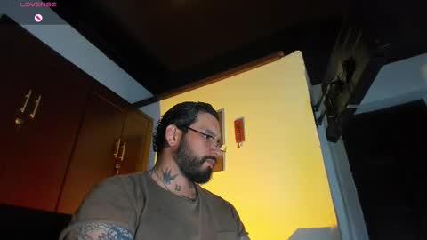 Snapshot of camilomayer chatting on 01-12-26, 02:44 Camilo online show from 01-12-26, 02:44