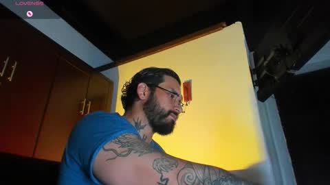 Snapshot of camilomayer chatting on 02-06-26, 04:21 Camilo online show from 02-06-26, 04:21