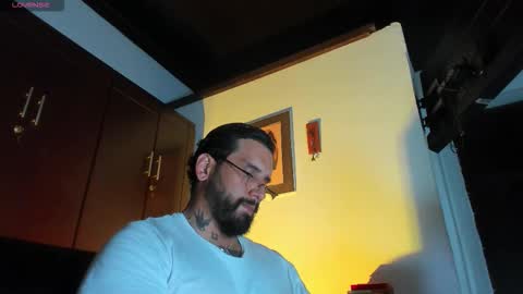 Snapshot of camilomayer chatting on 02-10-26, 02:43 Camilo online show from 02-10-26, 02:43