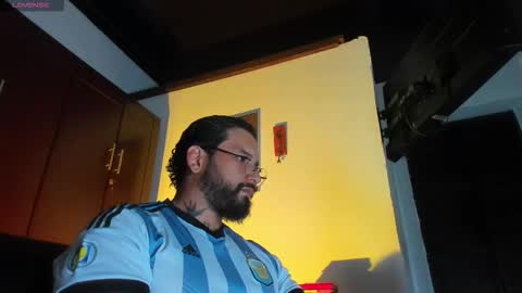 Snapshot of camilomayer chatting on 02-19-26, 03:30 Camilo online show from 02-19-26, 03:30