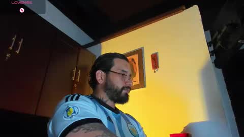 Snapshot of camilomayer chatting on 02-23-26, 03:31 Camilo online show from 02-23-26, 03:31