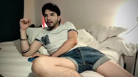 Snapshot of camilosaennz chatting on 02-01-25, 12:29 camilo online show from 02-01-25, 12:29