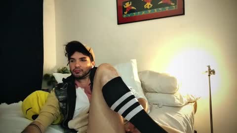 Snapshot of camilosaennz chatting on 02-13-25, 07:03 camilo online show from 02-13-25, 07:03