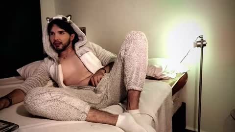 Snapshot of camilosaennz chatting on 02-16-25, 05:37 camilo online show from 02-16-25, 05:37