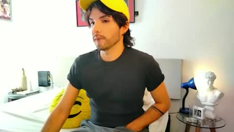 Snapshot of camilosaennz chatting on 10-12-25, 07:13 camilo online show from 10-12-25, 07:13