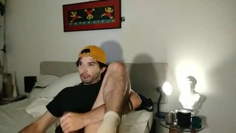 Snapshot of camilosaennz chatting on 10-13-25, 07:30 camilo online show from 10-13-25, 07:30