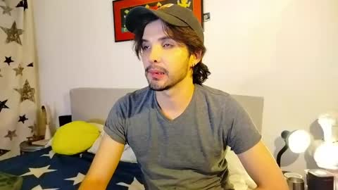 Snapshot of camilosaennz chatting on 10-16-25, 02:34 camilo online show from 10-16-25, 02:34