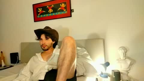 Snapshot of camilosaennz chatting on 10-17-25, 06:49 camilo online show from 10-17-25, 06:49