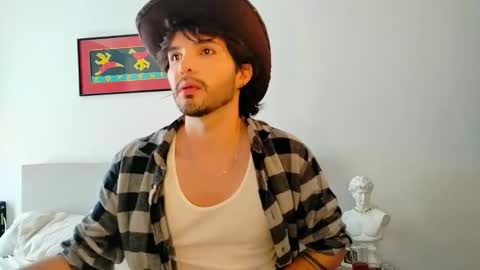 Snapshot of camilosaennz chatting on 10-17-25, 07:05 camilo online show from 10-17-25, 07:05