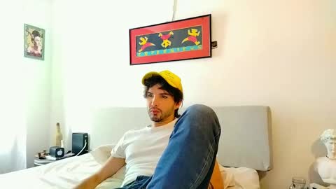 Snapshot of camilosaennz chatting on 10-21-25, 07:03 camilo online show from 10-21-25, 07:03