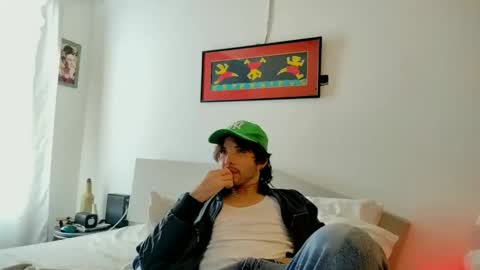 Snapshot of camilosaennz chatting on 10-22-25, 06:51 camilo online show from 10-22-25, 06:51