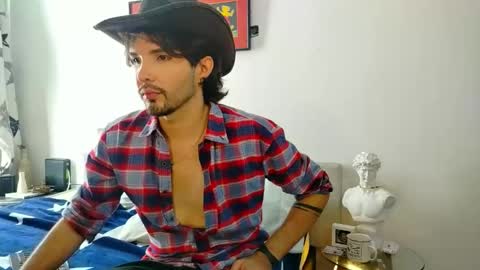 Snapshot of camilosaennz chatting on 10-29-25, 07:04 camilo online show from 10-29-25, 07:04