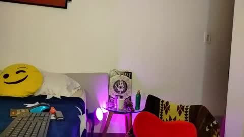 Snapshot of camilosaennz chatting on 11-05-25, 01:05 camilo online show from 11-05-25, 01:05