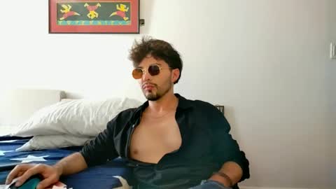 Snapshot of camilosaennz chatting on 11-11-25, 07:03 camilo online show from 11-11-25, 07:03