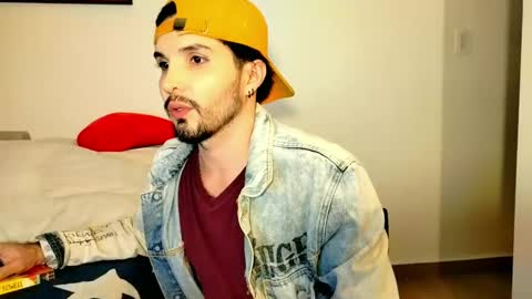 Snapshot of camilosaennz chatting on 11-13-25, 02:10 camilo online show from 11-13-25, 02:10