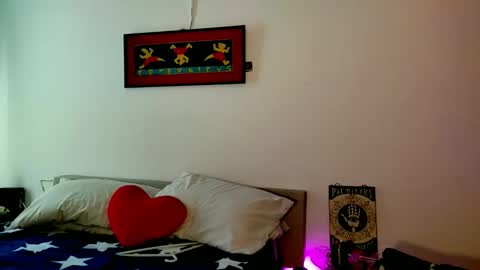 Snapshot of camilosaennz chatting on 11-16-25, 05:40 camilo online show from 11-16-25, 05:40