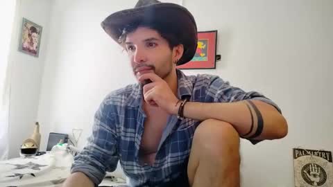 Snapshot of camilosaennz chatting on 11-25-25, 06:19 camilo online show from 11-25-25, 06:19