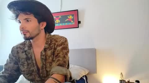 Snapshot of camilosaennz chatting on 11-30-25, 09:19 camilo online show from 11-30-25, 09:19