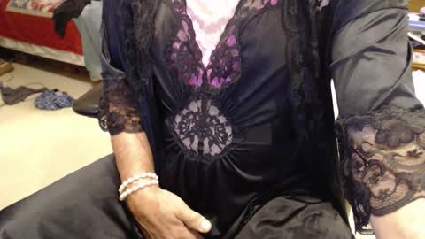 Snapshot of cammiecd chatting on 10-28-25, 03:36 CammieCD online show from 10-28-25, 03:36