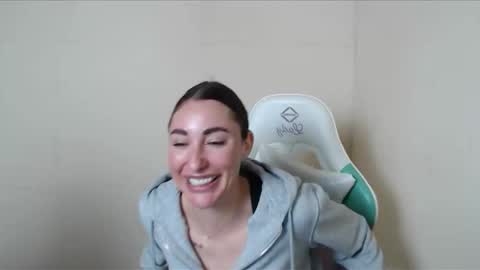 cammila horn online show from 10-22-25, 07:52