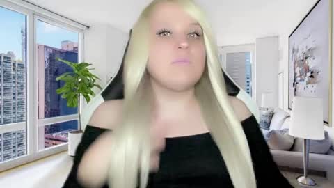 Miley online show from 02-28-25, 06:10