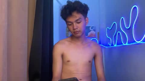 Snapshot of camwithethan chatting on 10-01-25, 12:11 Ethan online show from 10-01-25, 12:11