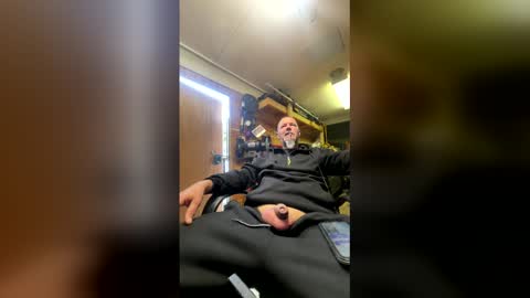 Chris online show from 04-11-26, 07:18