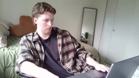 Snapshot of canadianstud18 chatting on 01-10-25, 09:53 Devon online show from 01-10-25, 09:53