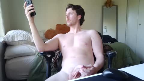Snapshot of canadianstud18 chatting on 01-29-25, 12:01 Devon online show from 01-29-25, 12:01