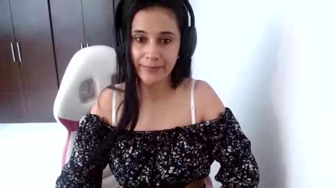 Snapshot of canddysexxx_ chatting on 05-15-26, 07:43 Carolina online show from 05-15-26, 07:43
