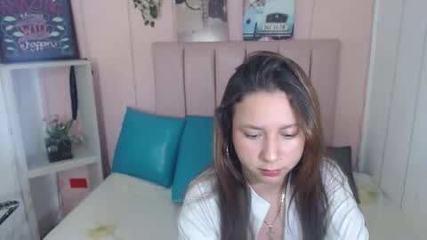 candela_dubout online show from 10-10-25, 11:20