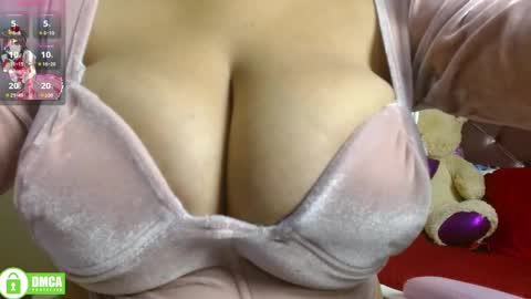 Snapshot of candela_smith chatting on 01-08-25, 12:05 Candelaria online show from 01-08-25, 12:05