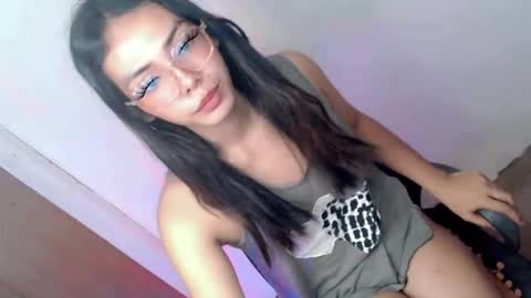 Snapshot of candi_blows chatting on 01-08-26, 12:24 Candi online show from 01-08-26, 12:24