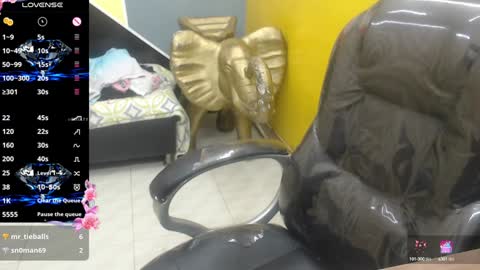 Candy  online show from 01-24-25, 03:45