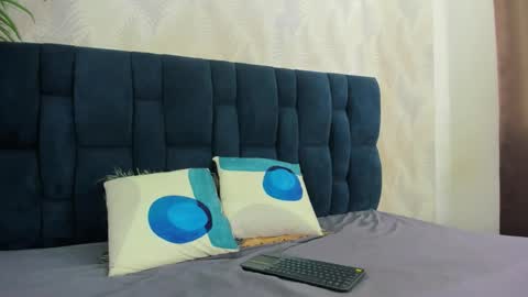 candise online show from 10-12-25, 02:16