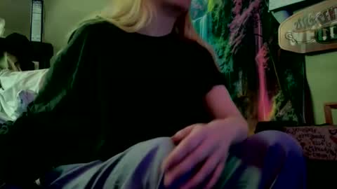 Candi online show from 03-17-26, 04:54