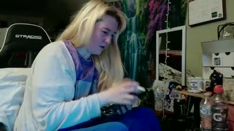 Candi online show from 05-30-26, 07:16