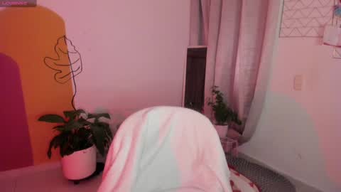   online show from 12-10-24, 01:54