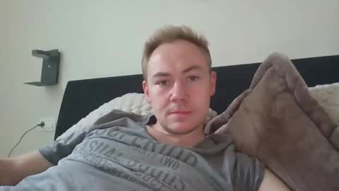 Snapshot of candy_boy_xoxo chatting on 04-21-26, 05:17 candy_boy_xoxo online show from 04-21-26, 05:17