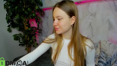 Snapshot of candy_cansew chatting on 10-06-25, 01:03 Candy online show from 10-06-25, 01:03