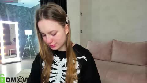 Snapshot of candy_cansew chatting on 10-26-25, 01:11 Candy online show from 10-26-25, 01:11