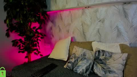 Snapshot of candy_cansew chatting on 10-27-25, 01:09 Candy online show from 10-27-25, 01:09