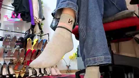 Candy FOLLOW ME online show from 01-11-26, 11:37